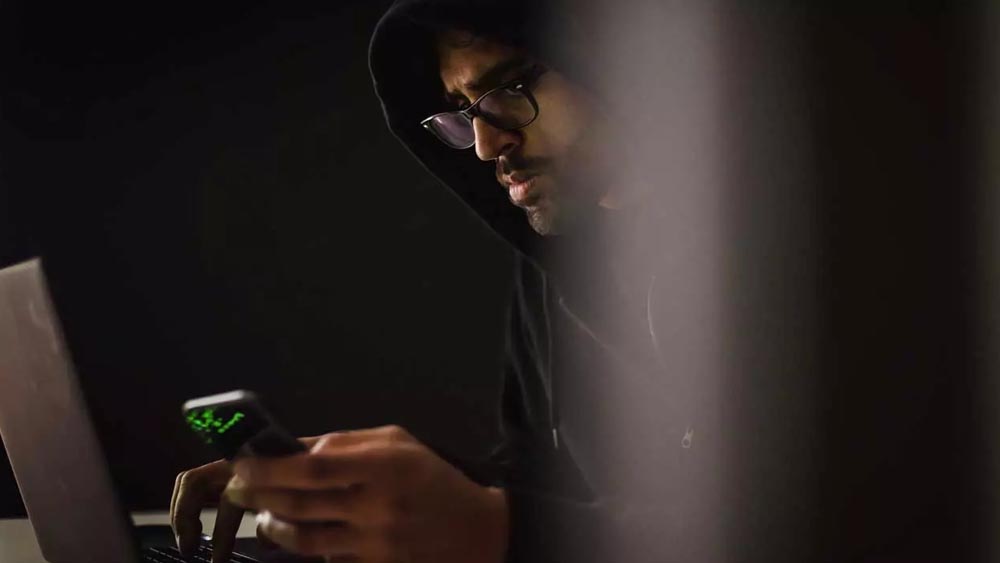 ¿Cómo espiar el celular de mi pareja?