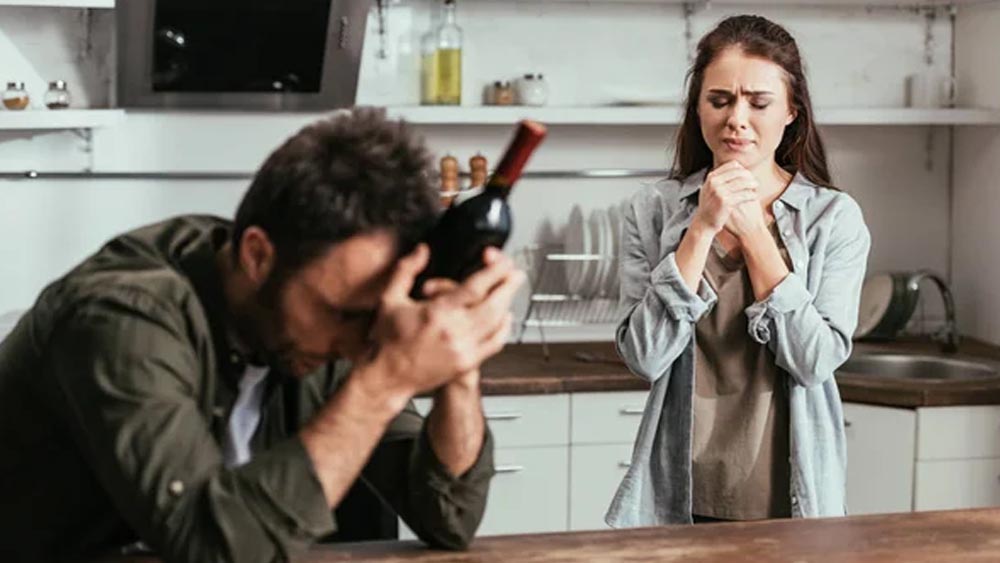 ¿Cómo saber si mi esposo es alcohólico?