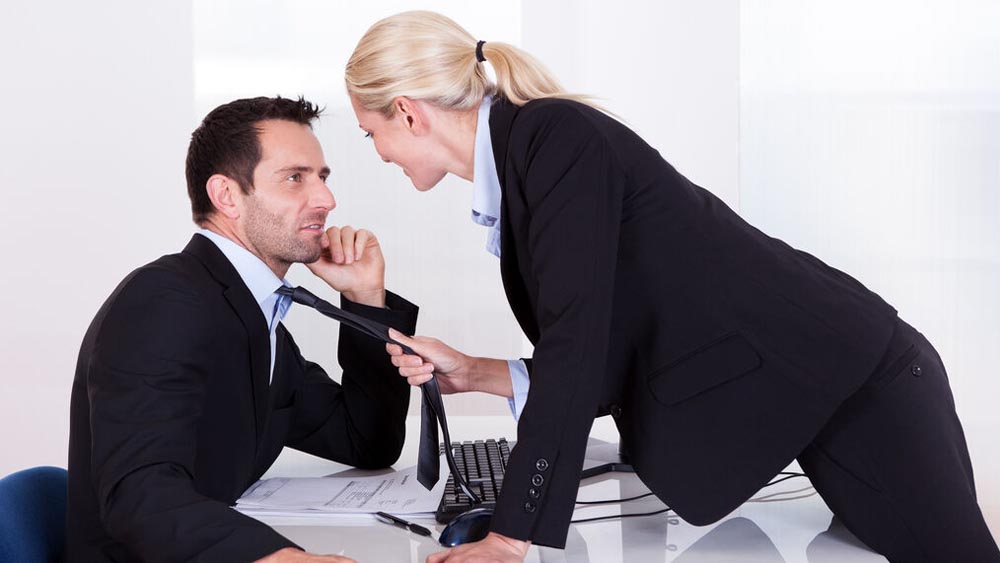 Señales que indican si una persona podría estar casada